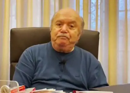 Lino Banfi contro i no vax: "Dite sì al vaccino, fatelo per i vostri nonni"