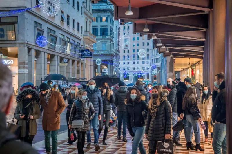 Una nuova stretta per 8 giorni: il piano del governo per le Feste