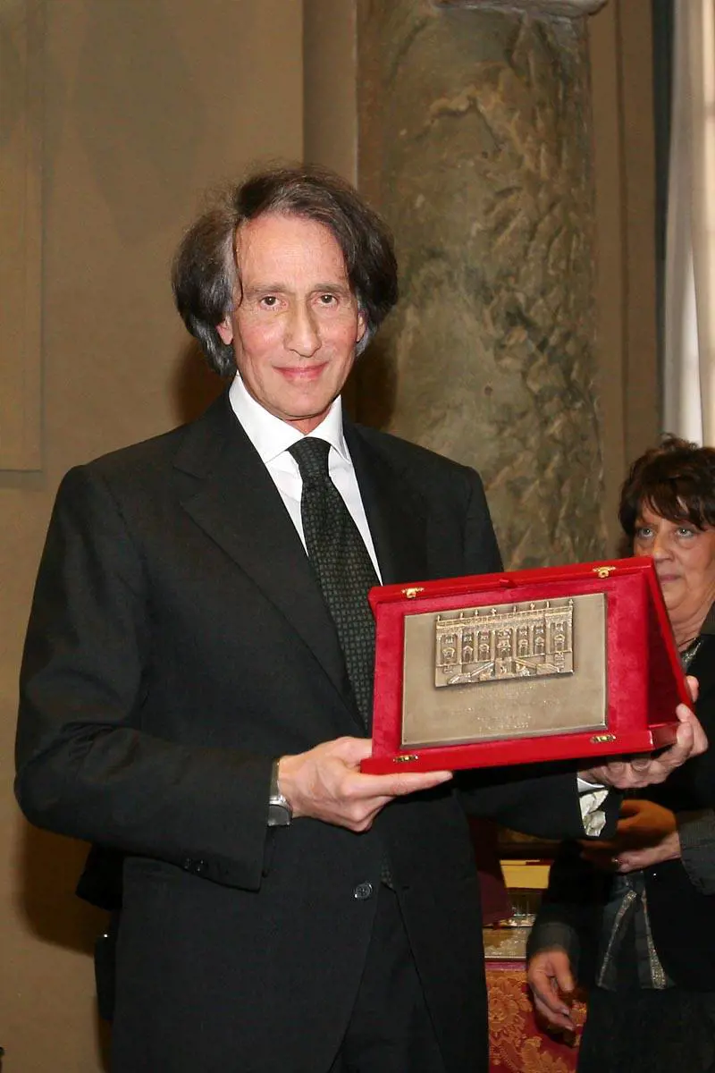 Anche i "cognati" di Conte in cassa integrazione ma sono proprietari della società dove lavorano