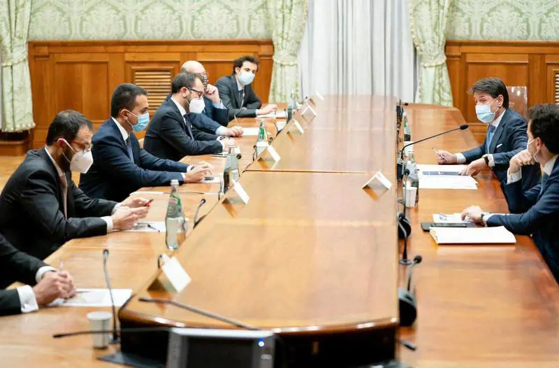 "Alleati bugiardi", "Provocate". Volano coltelli nel governo