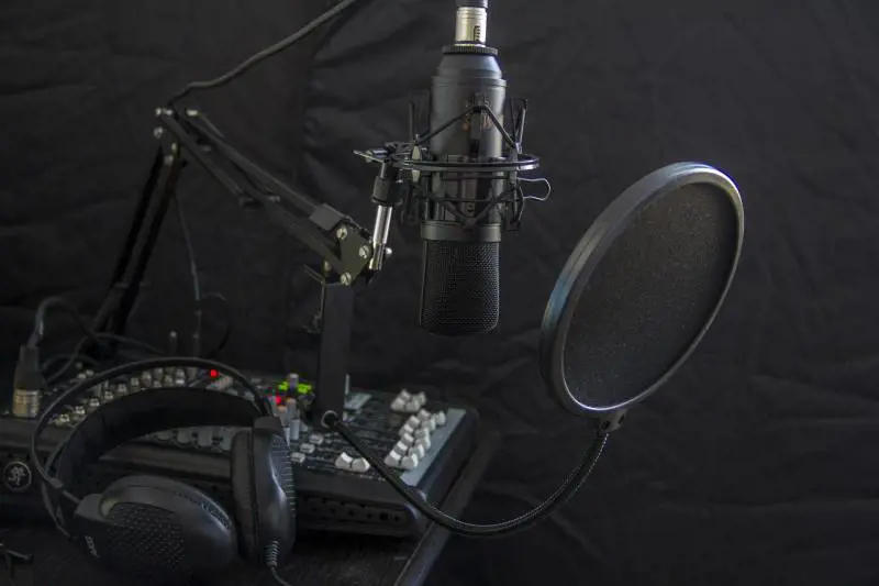 Il terremoto radiofonia favorisce i big dello streaming