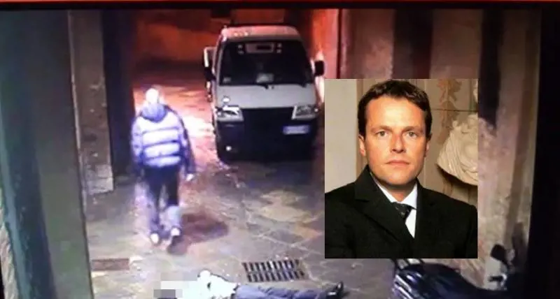Morte di David Rossi, s'indaga sul killer di Prati: "Potrebbe essere l'uomo del video"