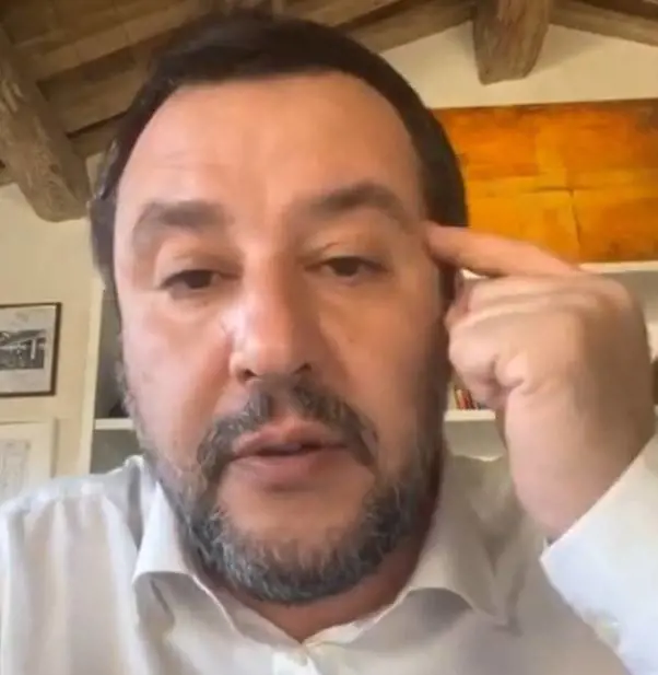 Salvini attacca Conte: "Natale rosso/arancione? Sono dei cazzari"