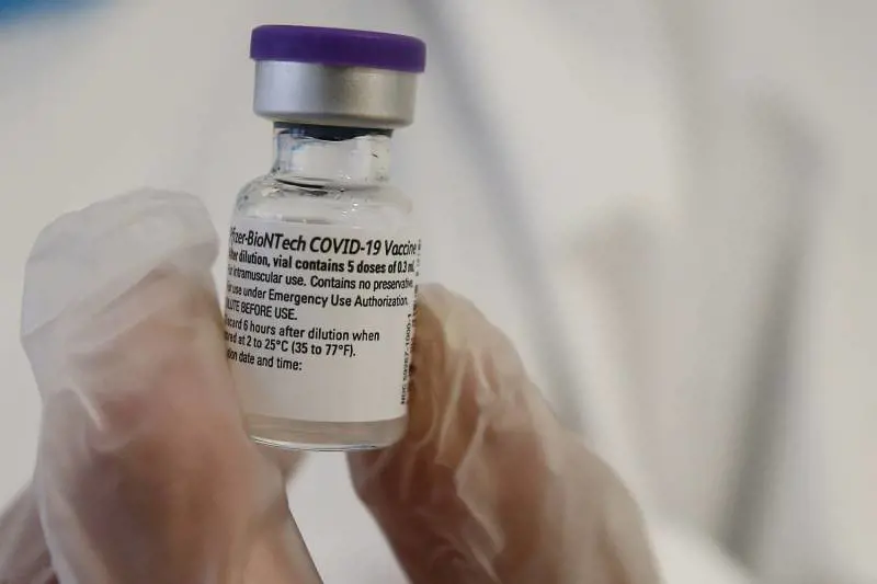 Vaccinazione di massa: il piano delle Regioni dai farmacisti agli sms