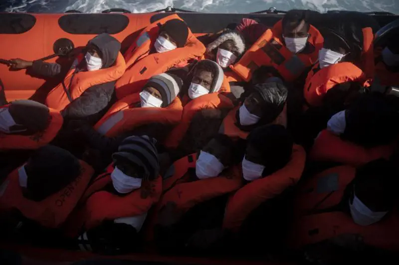 Arrivano con Open Arms altri 265 migranti. E poi processano Salvini