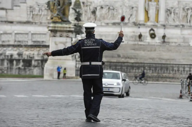 Spostamenti, orari, visite: verso nuovo Dpcm il 15 e proroga dello stato d’emergenza
