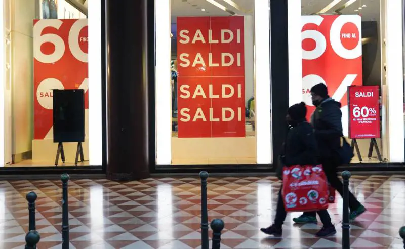 Saldi e acquisti on line: ecco cosa cambia per i consumatori