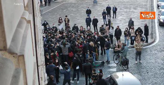 Conte ora può finire nei guai: "Denuncia per assembramento"