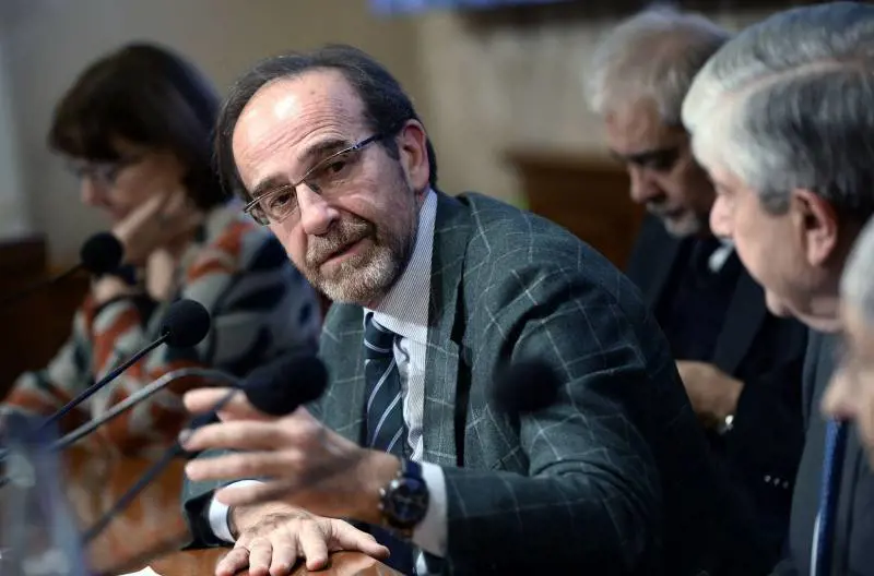 Chi è Nencini, il "socialista costruttore" diviso tra Renzi e il Pd 