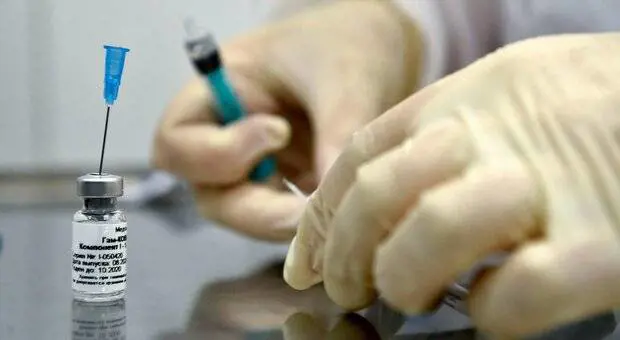 "Non vaccinatevi. Diventate gay". Le parole choc del rabbino