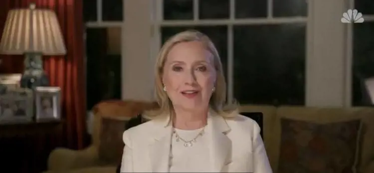 Ora Hillary Clinton diventa scrittrice: ecco il thriller contro Trump