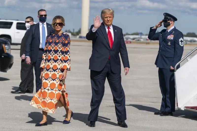 Il saluto-comizio dell'ultimo Trump: "Auguri a Biden. Ma ritorneremo"