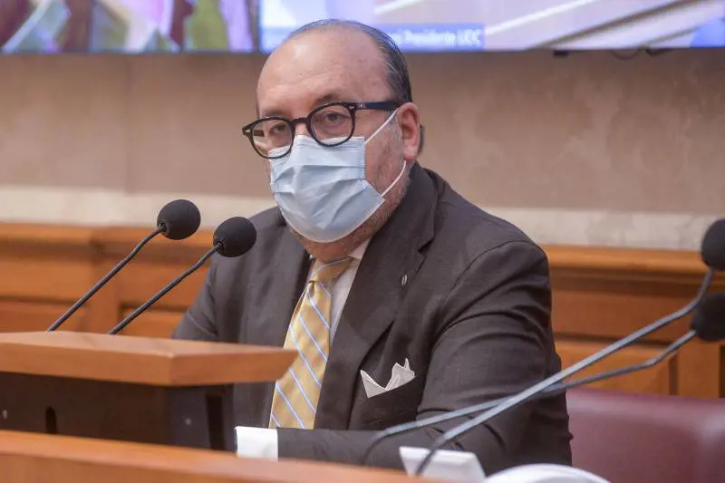 Vitali da FI ai responsabili: "Pronto a sostenere Conte"