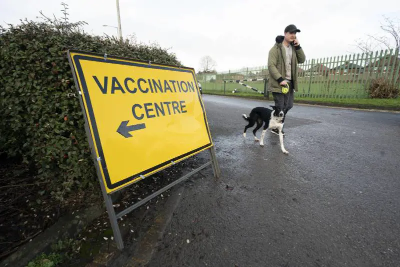 Coronavirus, la variante inglese fa paura: "È più letale"