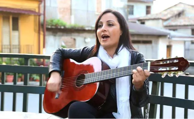 "Sparate alla polizia, viva i boss": quelle canzoni choc pro mafia 