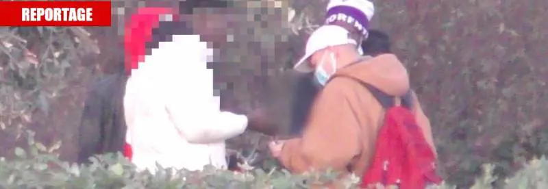 "Vuoi coca? 50 euro a grammo". I migranti spacciano tra i bimbi nel parco di Firenze