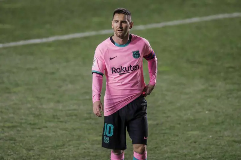 "Così ha rovinato il Barcellona". Ecco il maxi stipendio di Messi