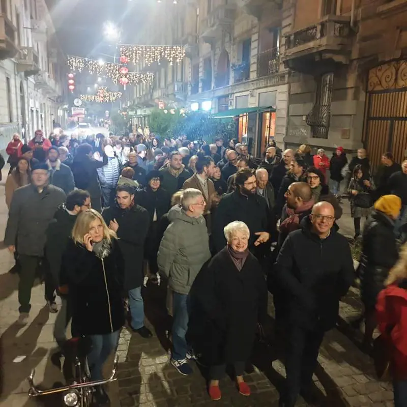 La psicosi e gli aperitivi solidali: il Pd cieco non vide l'epidemia