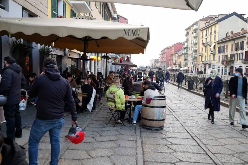Zona gialla e strade piene. L'ira dei sindaci sul Cts: "Sono loro i responsabili"