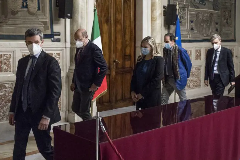 "Cittadinanza agli immigrati": la bozza della "lista" Pd per Draghi 