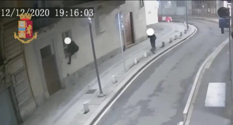 Furti in casa dei vip, fermata banda di ladri acrobati