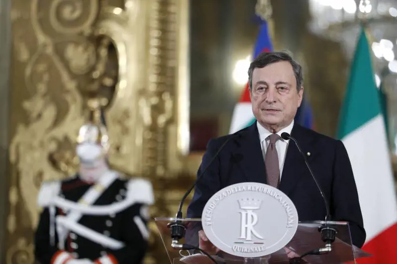 "Meno protagonismo e più coordinamento", la nuova linea Draghi contro il Covid