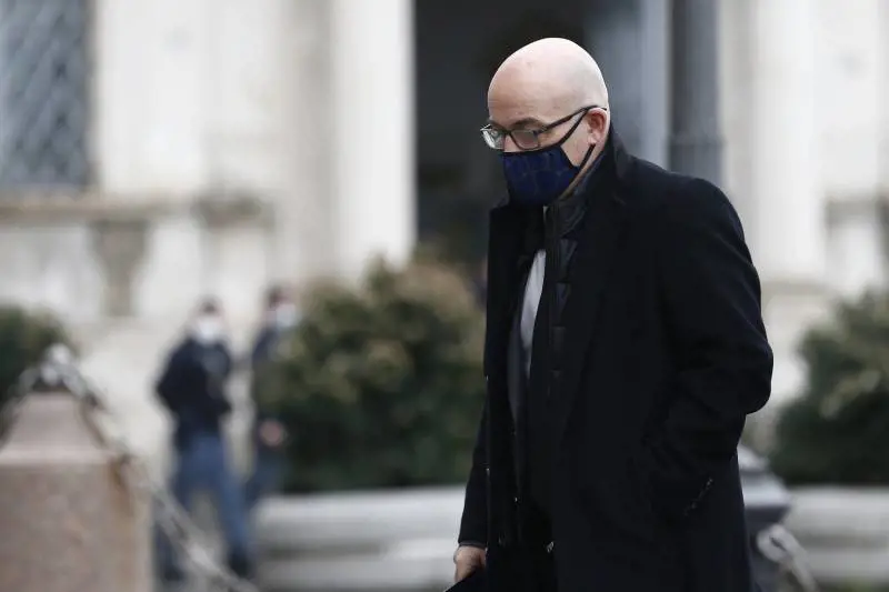 La maggioranza sceglie il rinvio