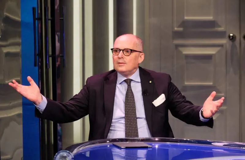 "Terza dose per anziani e fragili in autunno". Verso il richiamo anche per medici e infermieri