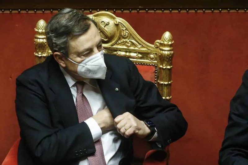 Il Senato dà la fiducia a Draghi