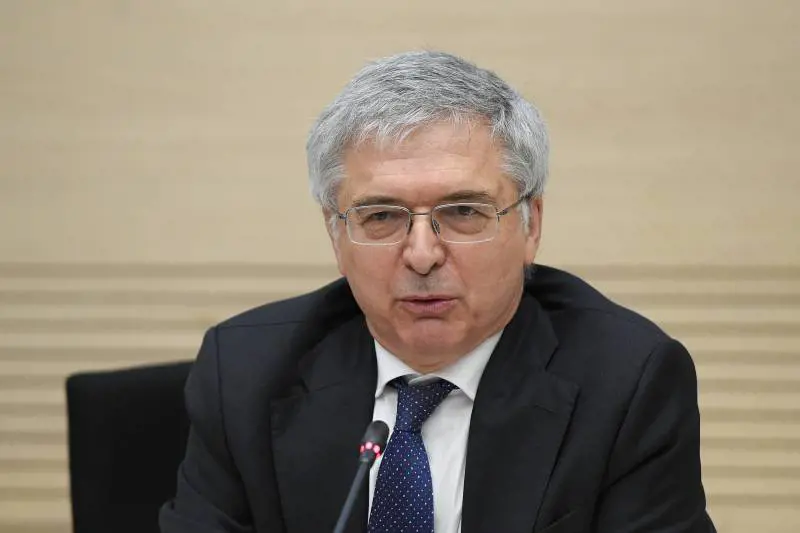 Da marzo diluvio di cartelle. Il centrodestra: "Stop subito"