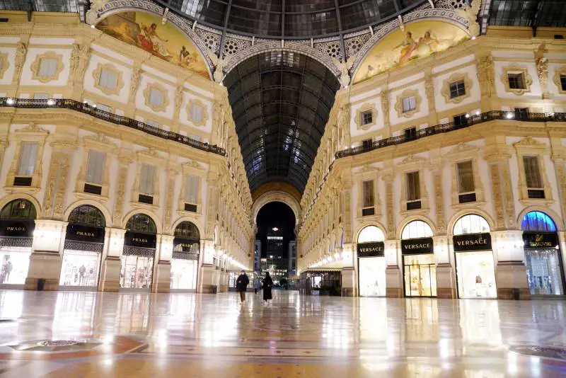 Niente sconti in Galleria? Pure il Pd bacchetta Sala