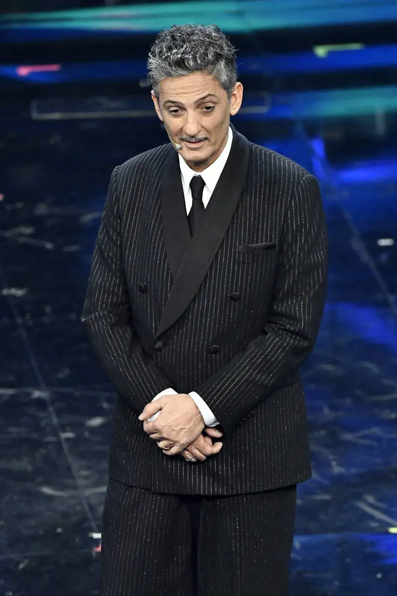 Sanremo, Fiorello ironizza sulle dimissioni di Zinga: "O fa il  sindaco di Roma o l'opinionista della d'Urso"