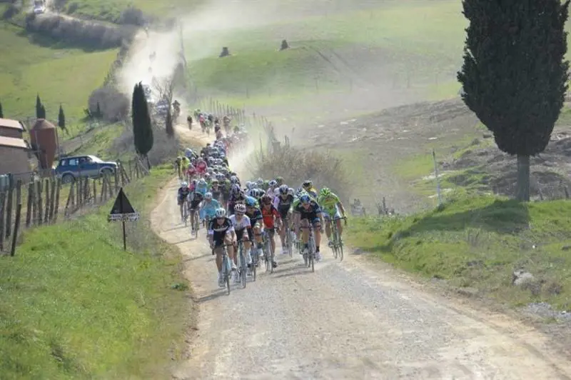 Allarme doping nel ciclismo: cos'è il verme della super Epo che svanisce in otto ore