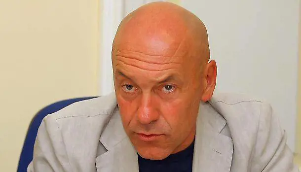 "Freddo, senza lustrini e ingessato. Però sta governando con i fatti"