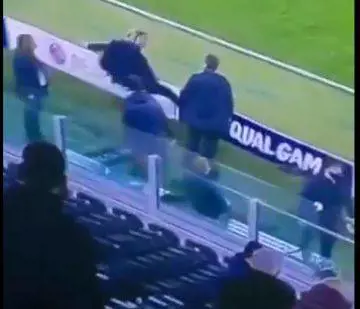 L'ira di Nedved, i calci al cartellone: cosa è successo a bordo campo
