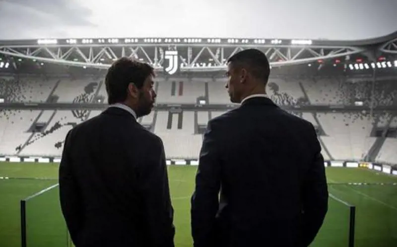 Juve, tra Agnelli e CR7 un abbraccio fatale. E uno stile preso a calci