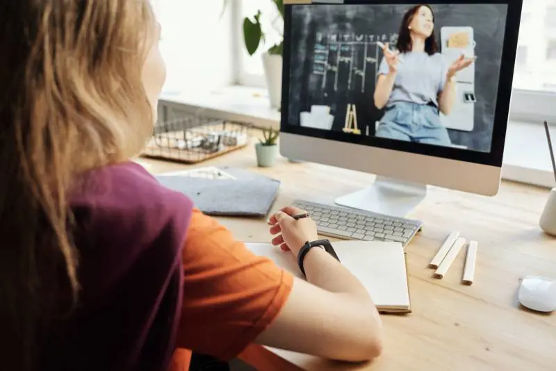 Stress e didattica a distanza, come affrontarla a ogni età