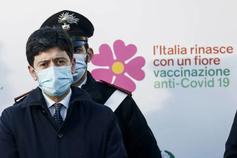 Speranza fan del rigore: restrizioni fino all'estate. Ma tutta l'Europa chiude
