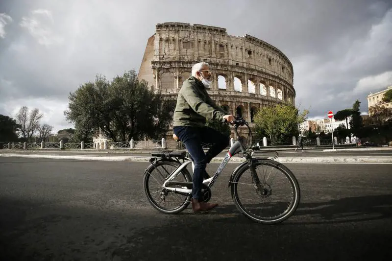 Cambiano (di nuovo) i colori. L'Italia è zona rossa a Pasqua