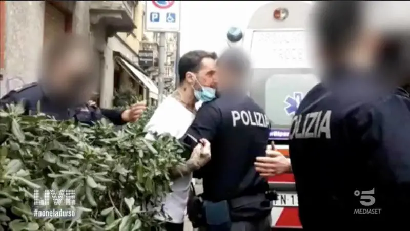 Le condizioni di Fabrizio Corona sono in peggioramento