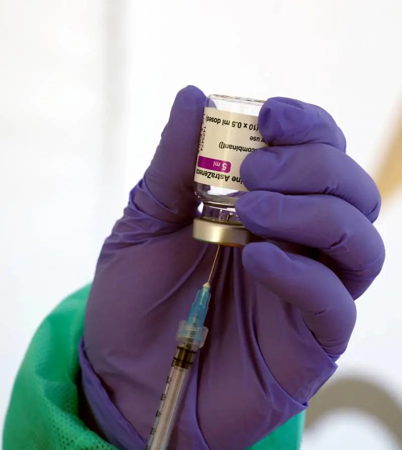 I virologi ora attaccano l'Aifa "Astrazeneca? Così è autogol"