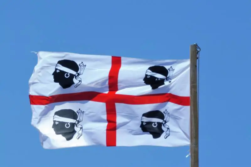 Paradosso Sardegna, l'isola ha paura dei turisti. In migliaia firmano la petizione contro gli arrivi