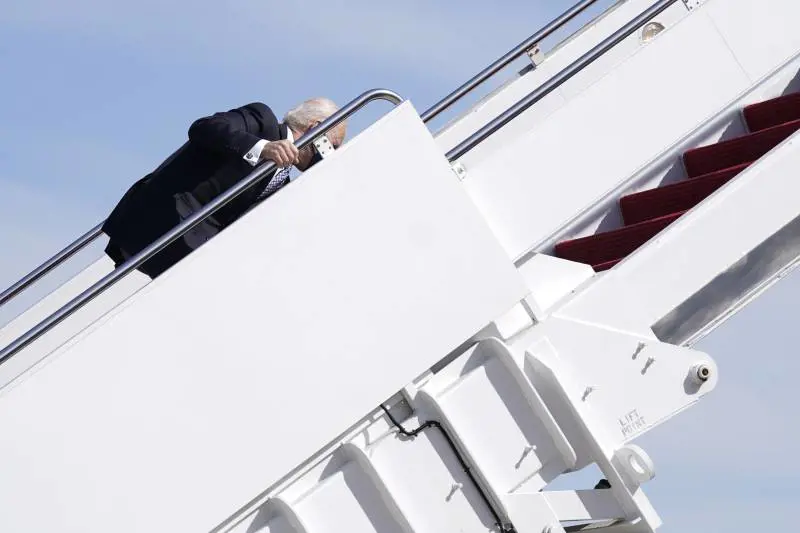 Dubbi sulla salute di Biden, Kamala Harris pronta a sostituirlo?