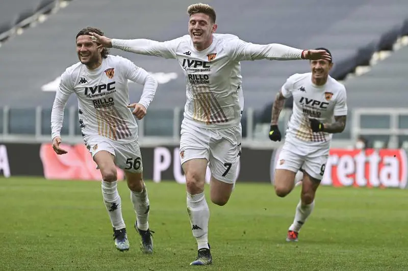 Il Benevento scuce il tricolore alla Juventus