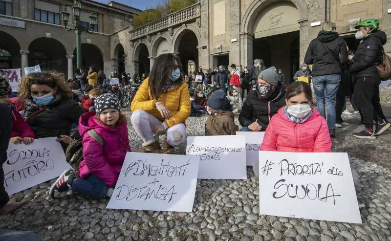 Scuola, studio smonta la dad: nessuna correlazione con i contagi