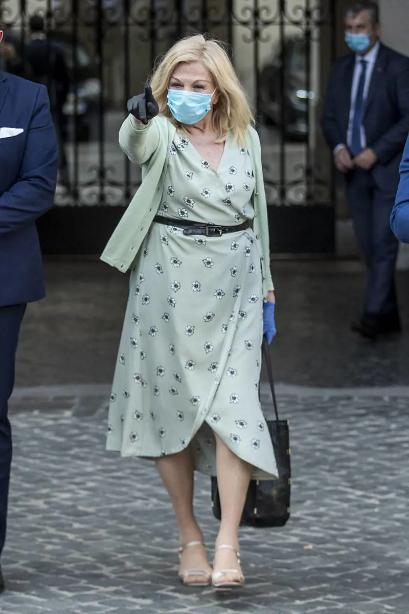 Sandra Milo minacciata dopo la battuta sul vaccino: "La soddisfazione di schiattare non ve la darò"