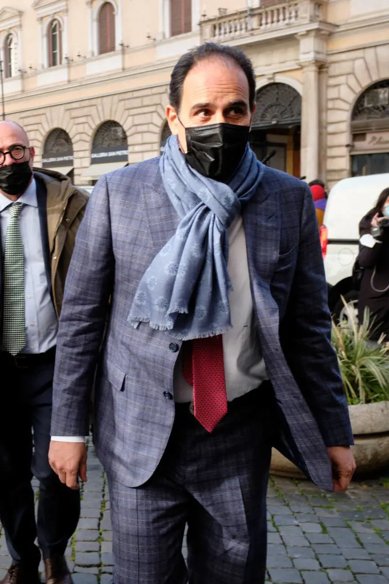 Psicodramma nel Pd, Marcucci resiste a Letta. E lui fugge da Conte