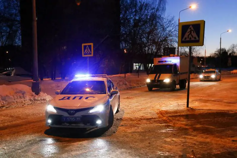 "Mamma ha l'amante". E lei fa ingoiare benzina al figlio e gli dà fuoco