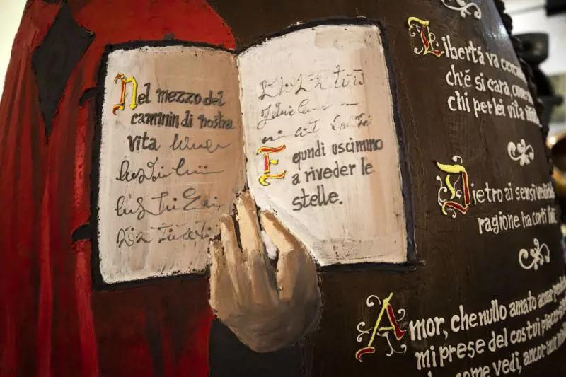 Per non offendere gli islamici adesso si censura pure Dante