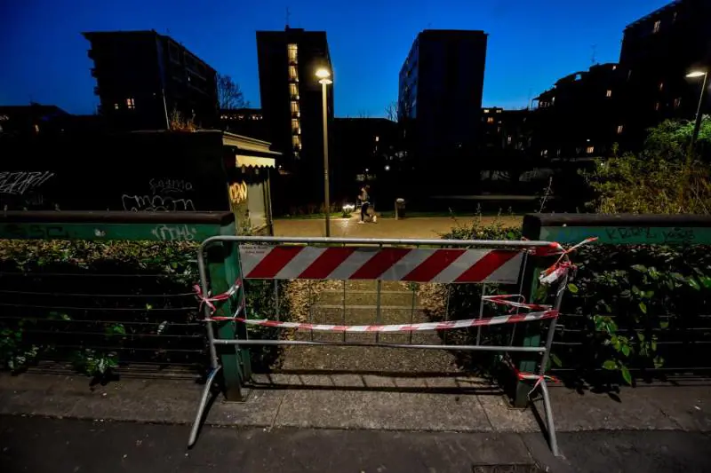 Padre e figlio riducono in fin di vita a botte 29enne per selfie con l'ex